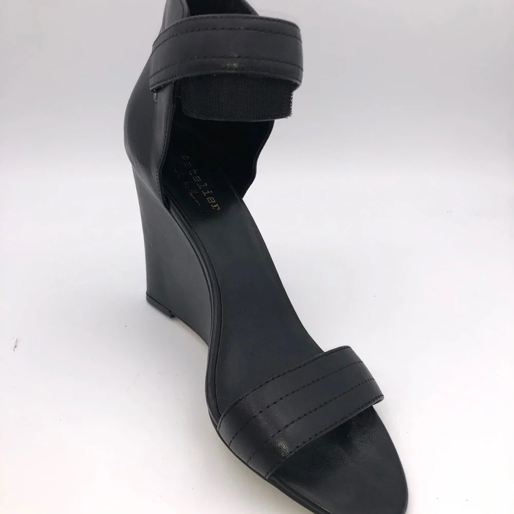 Nicole Miller Lafayette‎ Wedge Size 10